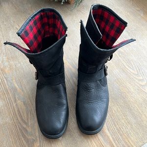 Women’s black sorel boots size 7.5